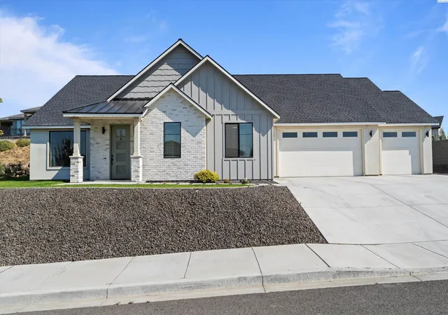 2nd image of 2287 S Alaska St, Kennewick, WA 99338 | MLS# 288001
