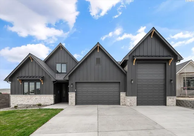 1st image of 2385 Waterhill Ave, Richland, WA 99352 | MLS# 294600