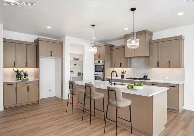 2nd image of 2385 Waterhill Ave, Richland, WA 99352 | MLS# 294600