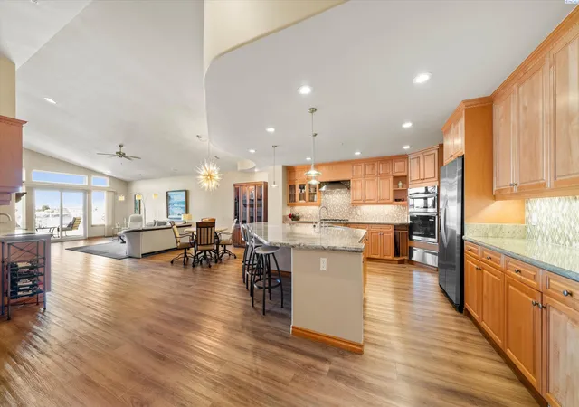 5th image of 334 Columbia Pt Dr Unit 301, Richland, WA 99352
