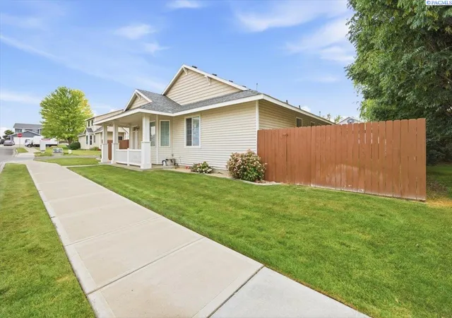 3rd image of 6211 Oriole Dr, Pasco, WA 99301 | MLS# 294209