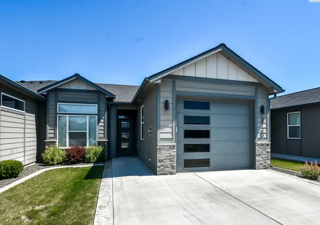 Homes for sale in West Richland, WA | 2730 Friesian Court, West Richland, WA 99353 | MLS# 292615