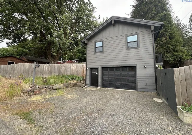 Homes for sale in Colfax, WA | 419 E Upper A St, Colfax, WA 99111 | MLS# 294217
