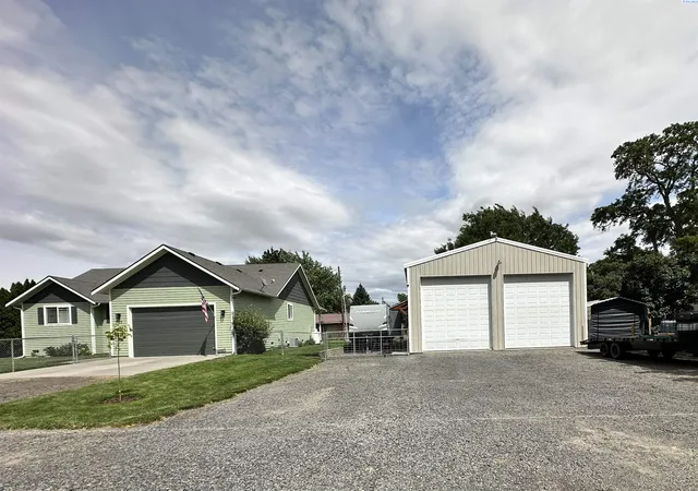 2nd image of 213 West Street, Waitsburg, WA 99361 | MLS# 294341