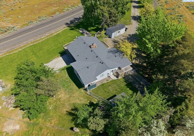 Homes for sale in Benton City, WA | 36605 E Red Mountain Road, Benton City, WA 99320 | MLS# 286175