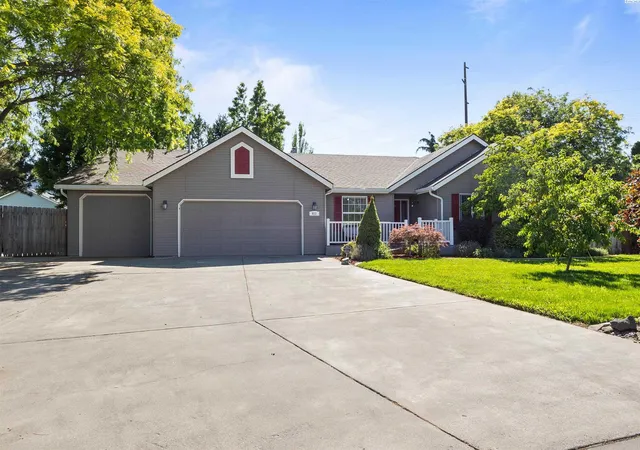 1st image of 913 N Quebec St, Kennewick, WA 99336 | MLS# 294363