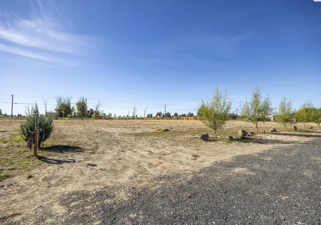Homes for sale in Moses Lake, WA | 7814 Ne Road D7, Moses Lake, WA 98837 | MLS# 288054