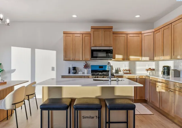 Photo 3 of Sale Pending at 205 N Dewberry Pl, Kennewick, WA 99336 | MLS# 294558 | Listing updated on 2026-09-17