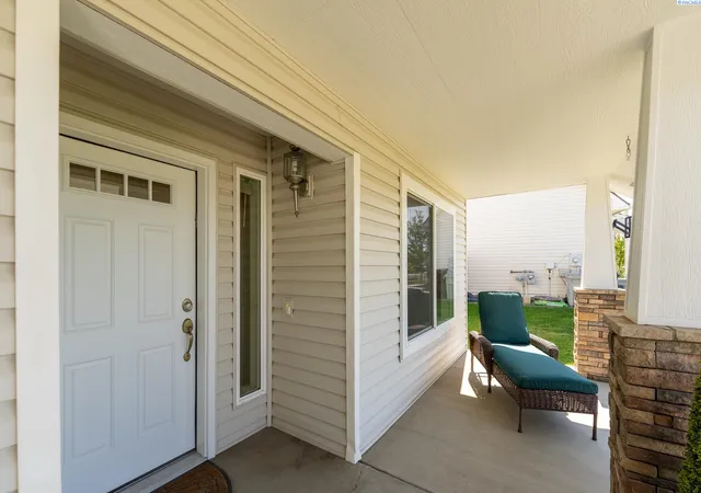 Homes for sale in Pullman, WA | 1085 Sw Latour Peak St, Pullman, WA 99163 | MLS# 293701