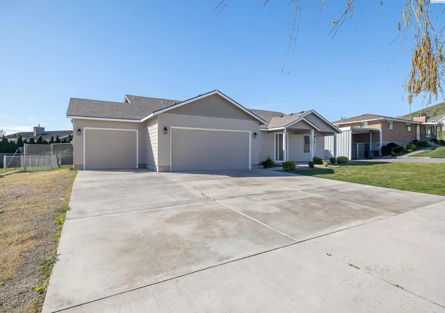 2nd image of 2720 Leslie Rd, Richland, WA 99352 | MLS# 292807