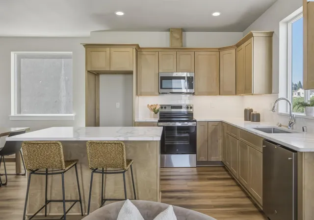 Photo 2 of Sale Pending at 209 Victoria St, Sunnyside, WA 98930 | MLS# 294971 | Listing updated on 2026-09-11