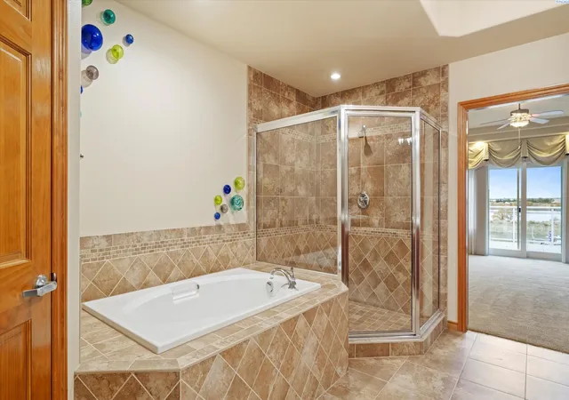 2nd image of 386 Columbia Pt Dr, Richland, WA 99352