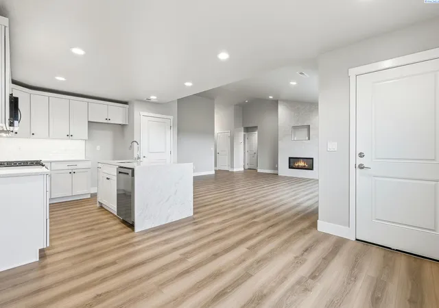 Photo 3 of Single family home for sale at 6521 W 29th Court, Kennewick, WA 99338 | MLS# 294438 | Listing updated on 2026-09-14