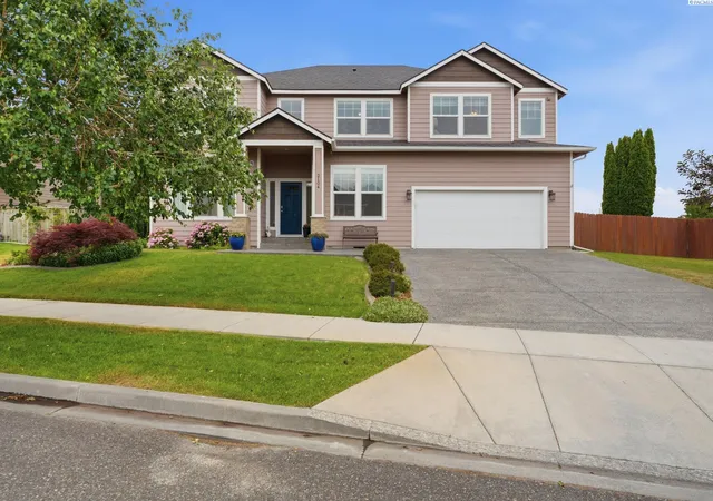 Homes for sale in Kennewick, WA | 2104 S Sheppard St, Kennewick, WA 99338 | MLS# 293304