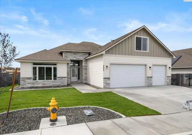 Photo 1 of Single family home for sale at 2892 S Alaska St, Kennewick, WA 99338 | MLS# 295923 | Listing updated on 2026-09-11