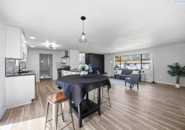 Photo 3 of Sale Pending at 2421 W Grand Ronde Pl, Kennewick, WA 99336 | MLS# 295001 | Listing updated on 2026-09-18