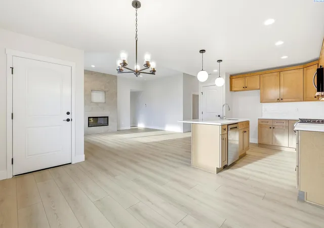 Photo 2 of Single family home for sale at 6449 W 29th Court, Kennewick, WA 99338 | MLS# 294782 | Listing updated on 2026-09-14