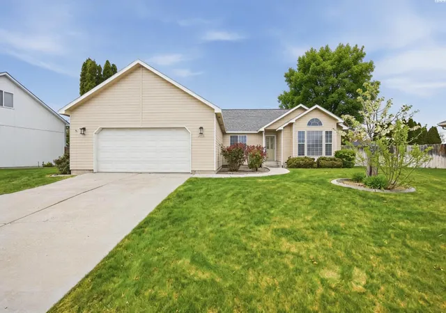 Homes for sale in Kennewick, WA | 2714 S Zillah Court, Kennewick, WA 99337 | MLS# 291742