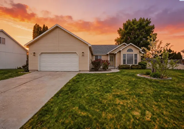 Homes for sale in Kennewick, WA | 2714 S Zillah Court, Kennewick, WA 99337 | MLS# 291742