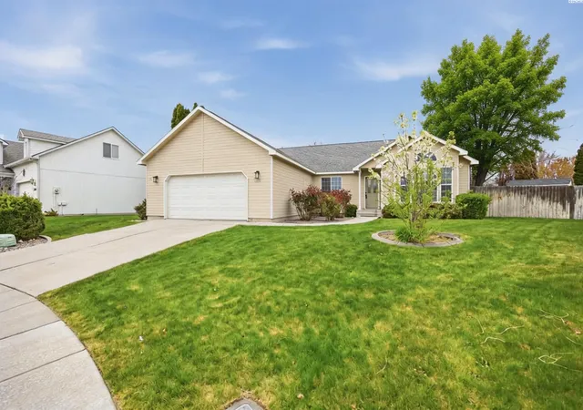 Homes for sale in Kennewick, WA | 2714 S Zillah Court, Kennewick, WA 99337 | MLS# 291742
