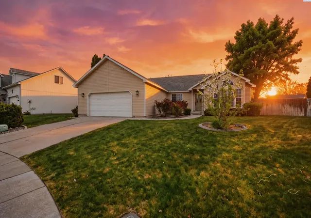 Homes for sale in Kennewick, WA | 2714 S Zillah Court, Kennewick, WA 99337 | MLS# 291742