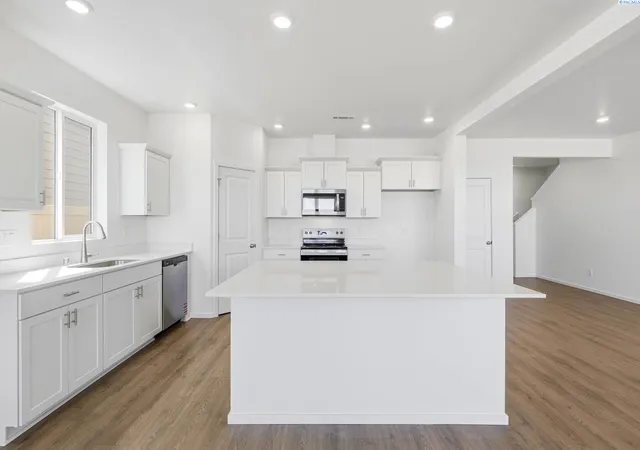 3rd image of 6433 Polar Dr, Pasco, WA 99301 | MLS# 291423