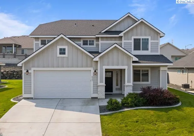 Photo 1 of Single family home for sale at 6947 W 33rd Place, Kennewick, WA 99338 | MLS# 295563 | Listing updated on 2026-09-17