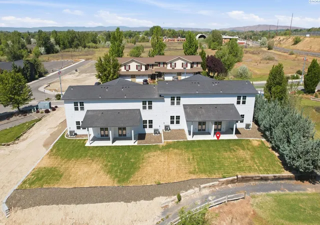 Homes for sale in Zillah, WA | 809 Fountain Blvd, Zillah, WA 98953 | MLS# 292718