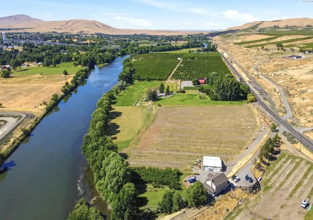 Homes for sale in Benton City, WA | 38906 N Demoss Rd, Benton City, WA 99320 | MLS# 294328