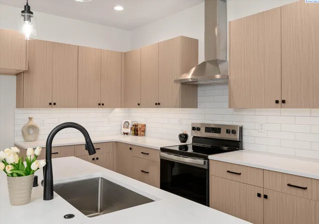 2nd image of 1102 Fairhaven Loop, Richland, WA 99352 | MLS# 291365