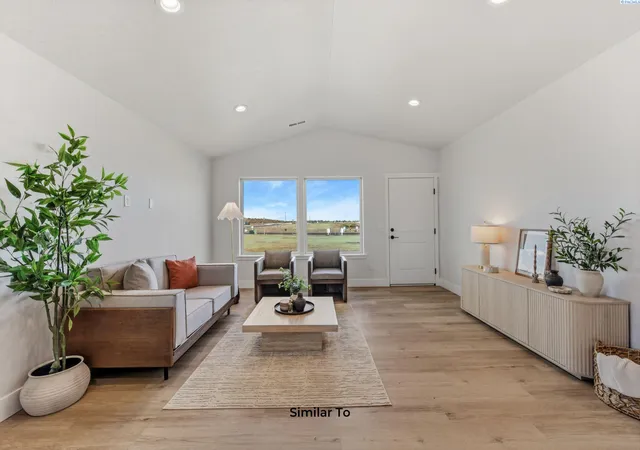 Photo 3 of Single family home for sale at 219 N Dewberry Pl, Kennewick, WA 99336 | MLS# 294627 | Listing updated on 2026-09-14