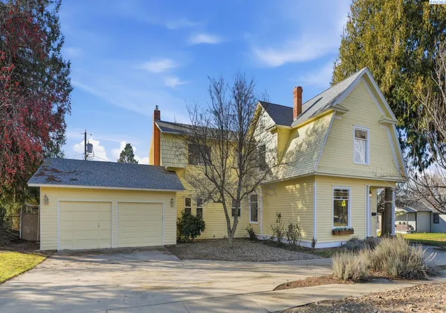 1st image of 831 Guernsey St, Prosser, WA 99350 | MLS# 292920