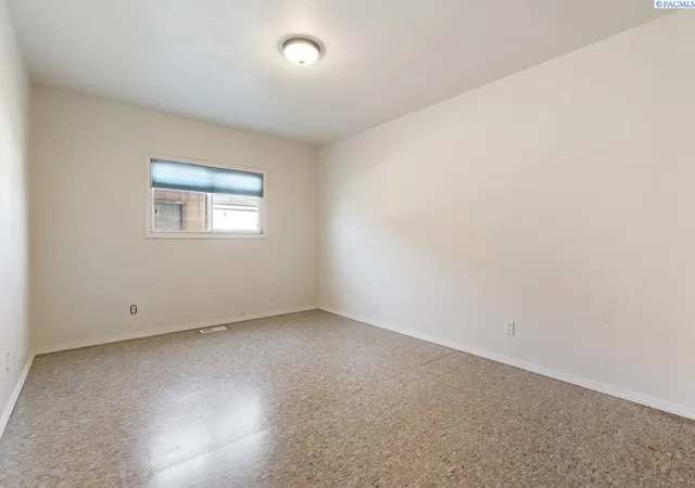 Photo 3 of Single family home for sale at 494 S 38th Avenue, West Richland, WA 99353 | MLS# 293186 | Listing updated on 2026-09-12