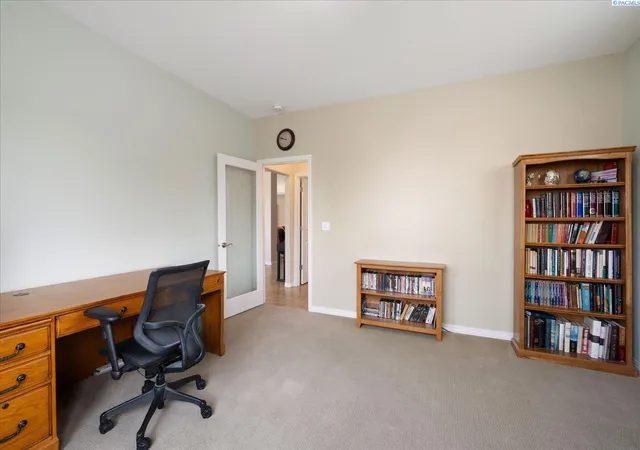 Photo 3 of Single family home for sale at 511 S Hawaii St, Kennewick, WA 99336 | MLS# 295281 | Listing updated on 2026-09-17