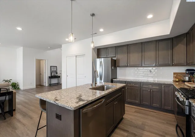 Photo 3 of Single family home for sale at 5611 W 32nd Avenue, Kennewick, WA 99338 | MLS# 290612 | Listing updated on 2026-09-17