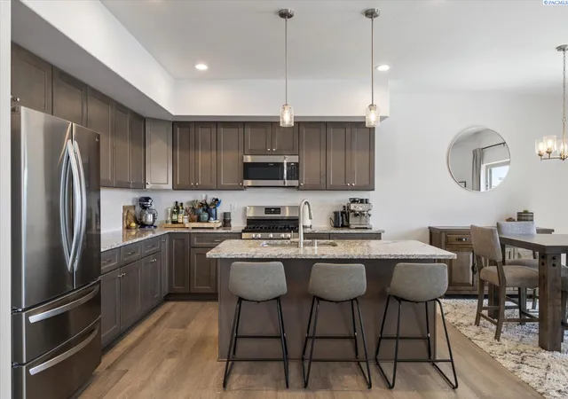 Photo 1 of Single family home for sale at 5611 W 32nd Avenue, Kennewick, WA 99338 | MLS# 290612 | Listing updated on 2026-09-17