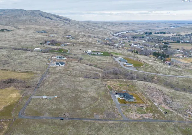 2nd image of 65654 W 654 Pr Nw, Benton City, WA 99320 | MLS# 292619