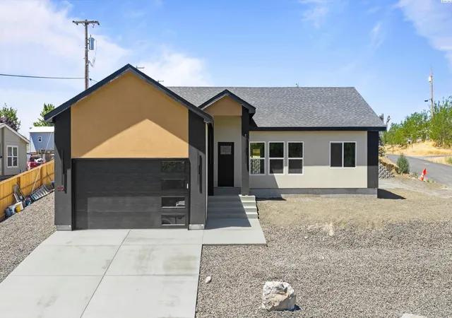 1st image of 210 Caldona Ave, Mesa, WA 99343 | MLS# 291667