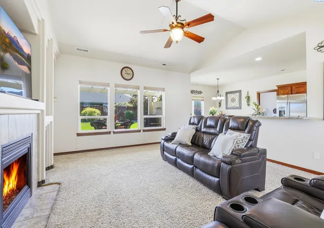 Photo 3 of Single family home for sale at 8801 W Clearwater Pl, Kennewick, WA 99336 | MLS# 294847 | Listing updated on 2026-09-17