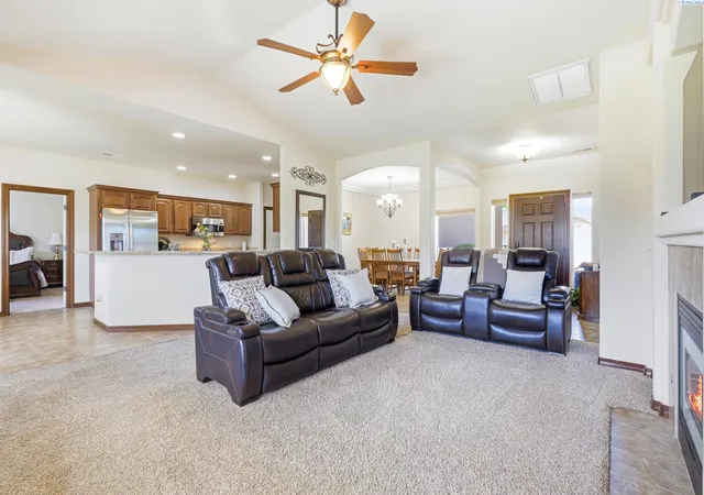 Photo 3 of Single family home for sale at 8801 W Clearwater Pl, Kennewick, WA 99336 | MLS# 294847 | Listing updated on 2026-09-17