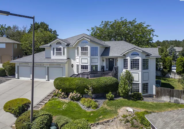 2nd image of 4210 S Neel Court, Kennewick, WA 99337 | MLS# 294365