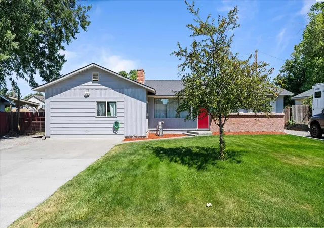 Homes for sale in Kennewick, WA | 114 N Kellogg St, Kennewick, WA 99336 | MLS# 294584