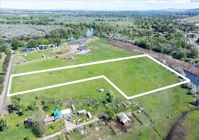 Photo 3 of House for sale at 62727 E Grover Pr NE, West Richland, WA 99353 | MLS# 281558 | Listing updated on 2026-08-05