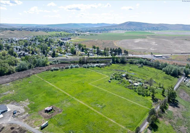 Photo 4 of House for sale at 62727 E Grover Pr NE, West Richland, WA 99353 | MLS# 281558 | Listing updated on 2026-08-05
