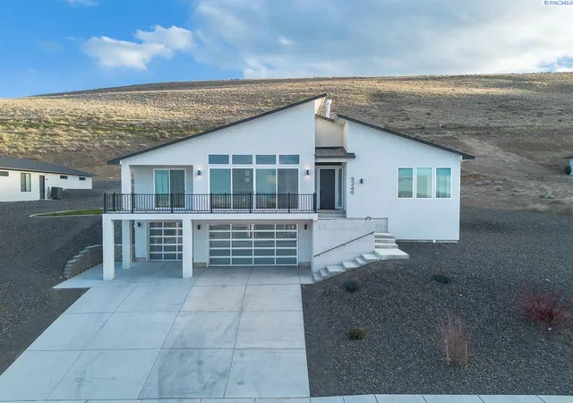 Homes for sale in Kennewick, WA | 5249 S Quincy Pl, Kennewick, WA 99337 | MLS# 291133