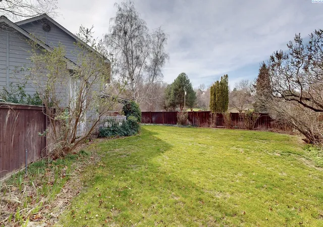 Homes for sale in Kennewick, WA | 258 W 23rd Pl, Kennewick, WA 99337 | MLS# 290970