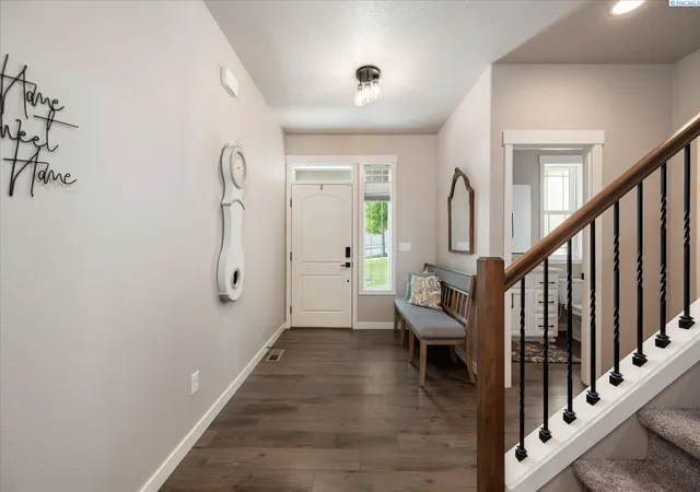 Photo 2 of Single family home for sale at 5520 W 28th Ave, Kennewick, WA 99338 | MLS# 295895 | Listing updated on 2026-09-11