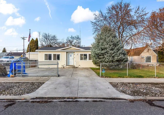 3rd image of 1319 Folsom Avenue, Yakima, WA 98902 | MLS# 293690