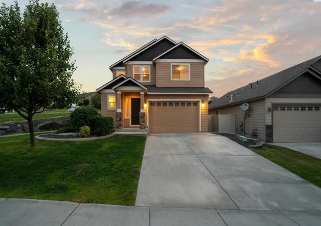 Homes for sale in Richland, WA | 1455 Azalea Ave, Richland, WA 99352 | MLS# 294160
