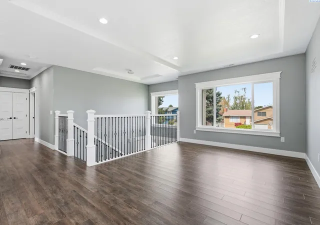 Photo 2 of Sale Pending at 8021 W Hood Ave, Kennewick, WA 99336 | MLS# 292277 | Listing updated on 2026-09-12